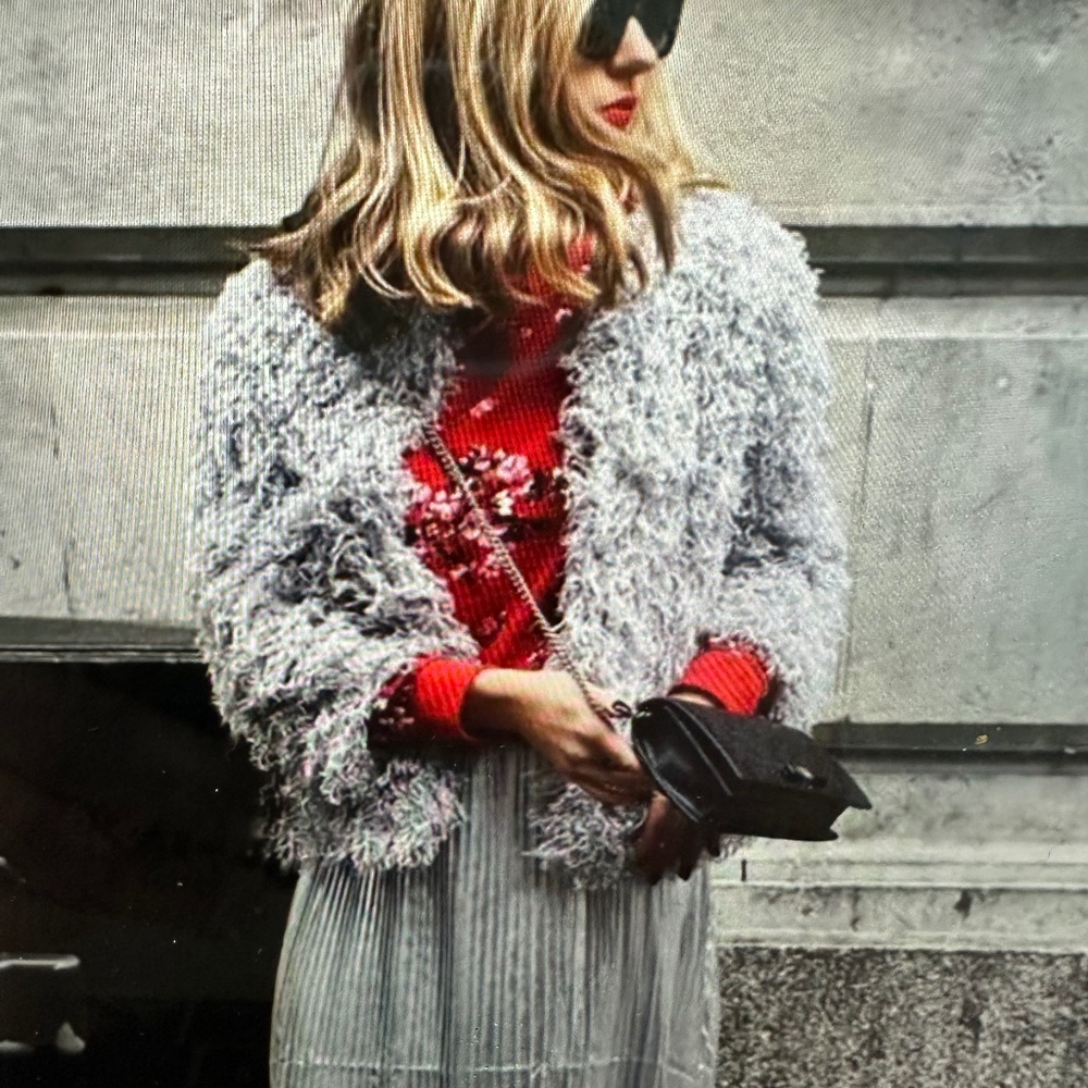 ZARA FAUX FUR SILVER JACKET. EXCELLENT CONDITION. SIZE S